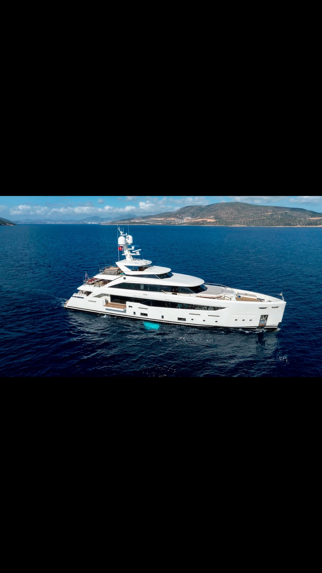 MONDOMARINE SF42 2015 Motor Yacht for Sale main photo