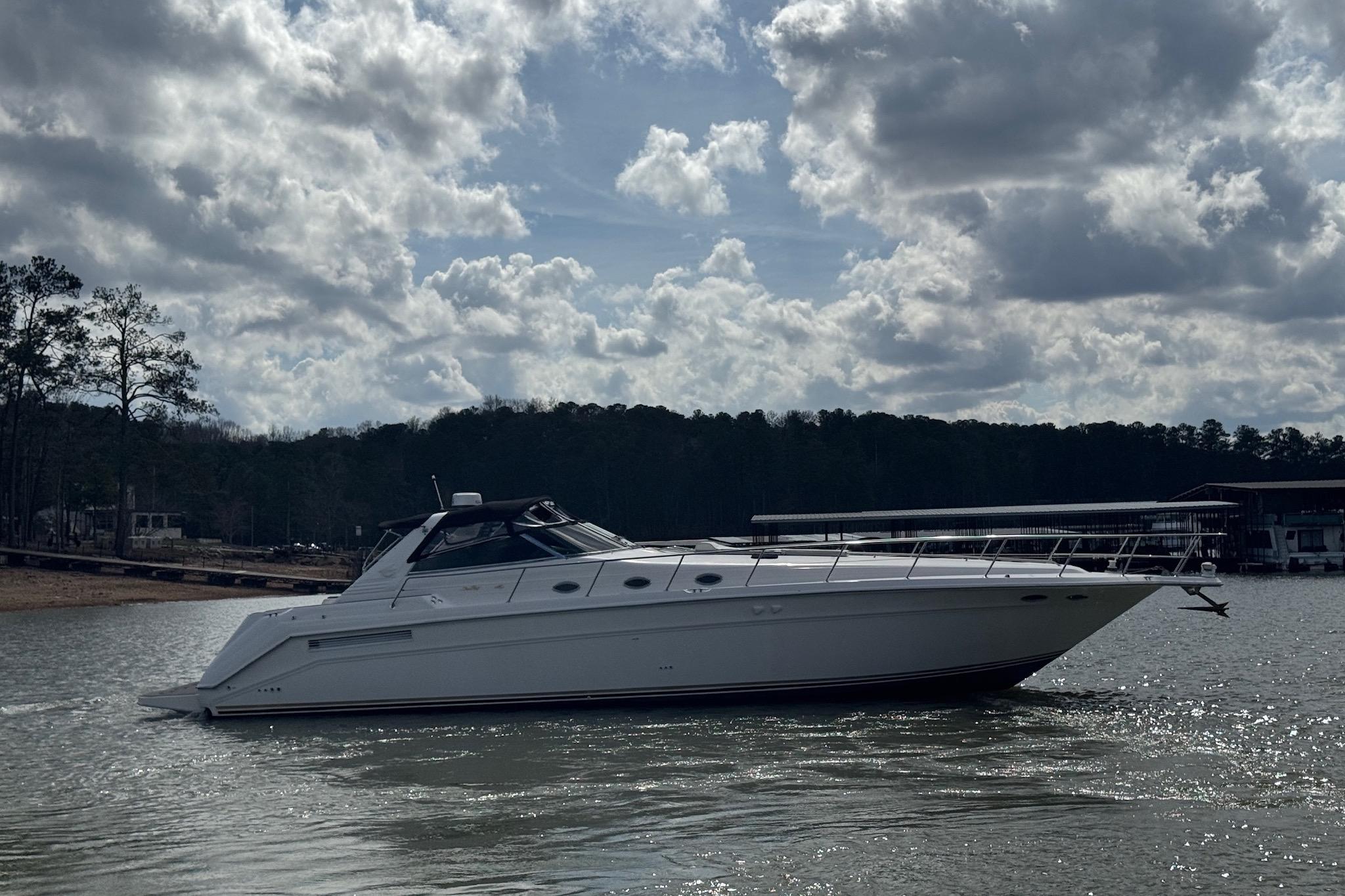 1996 Sea Ray 500 Sundancer main photo