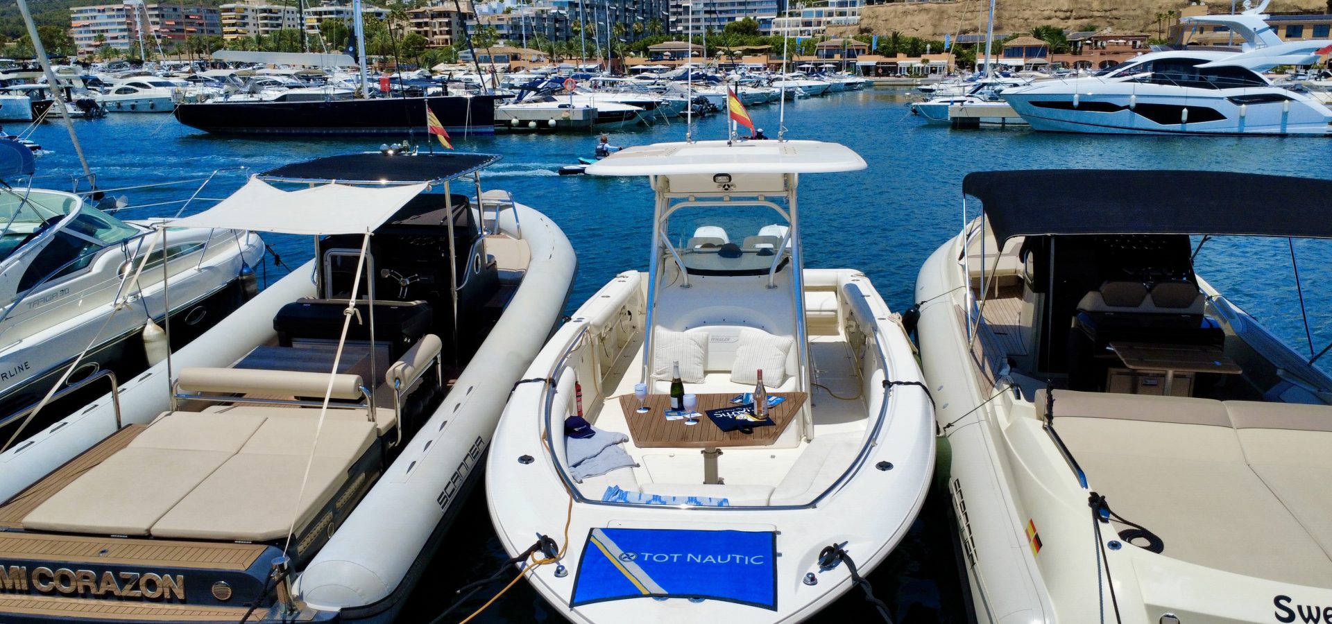 Boston Whaler 320 Outrage main photo
