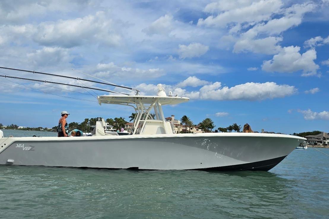 2018 SeaVee 390Z main photo