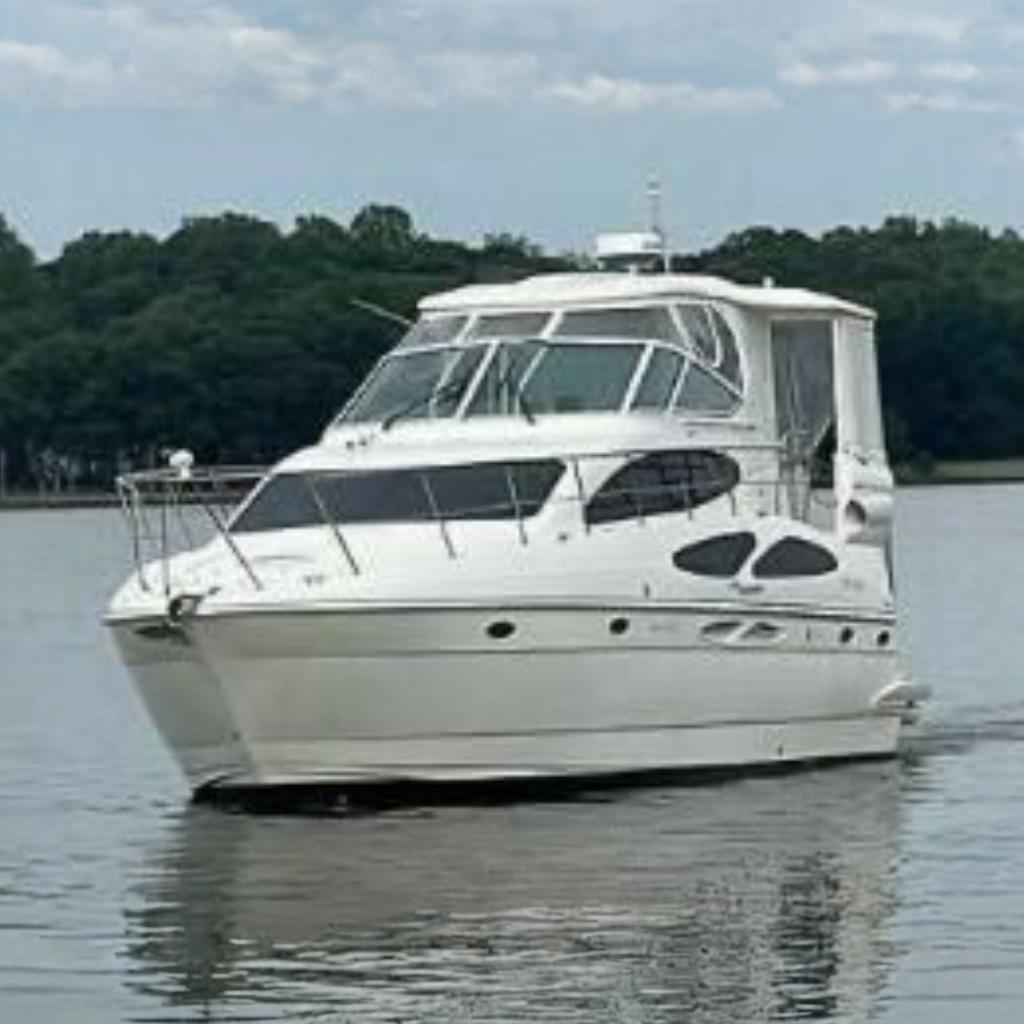 2005 Cruisers Yachts 405 Express Motoryacht main photo