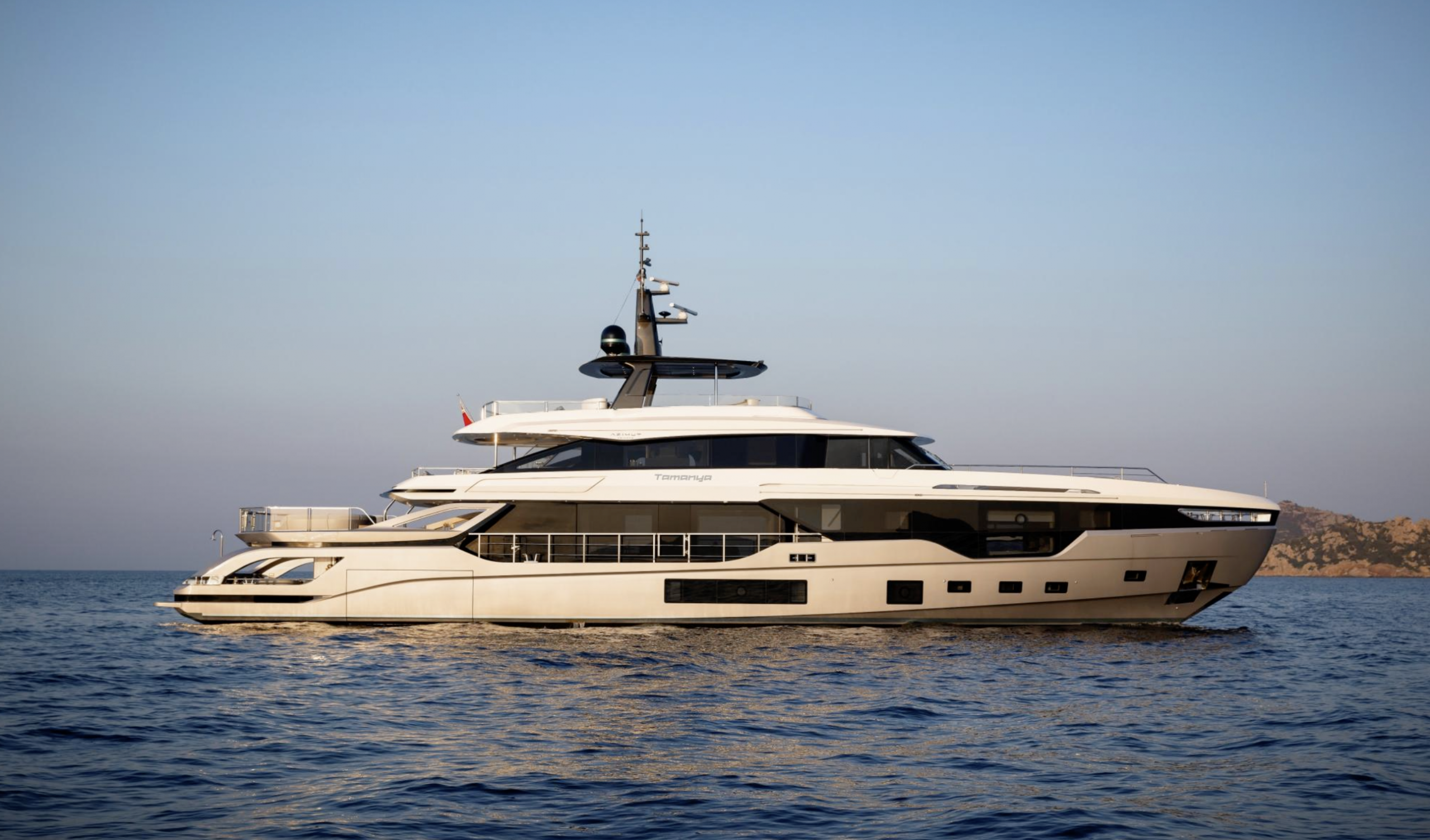 Azimut Grande 38 Trideck main photo