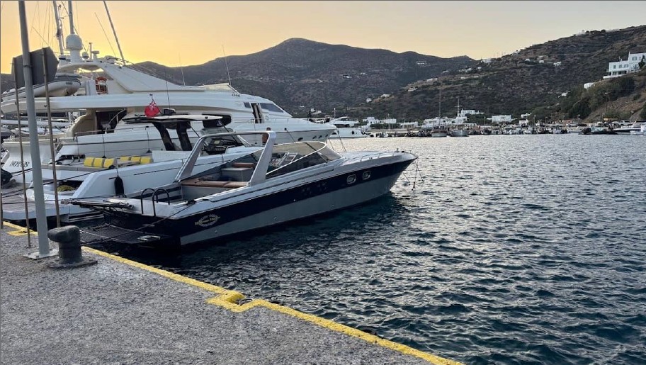Magnum Marine 40 main photo