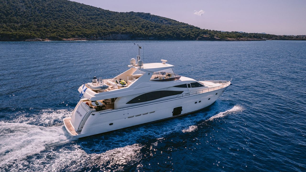 Ferretti 830 main photo
