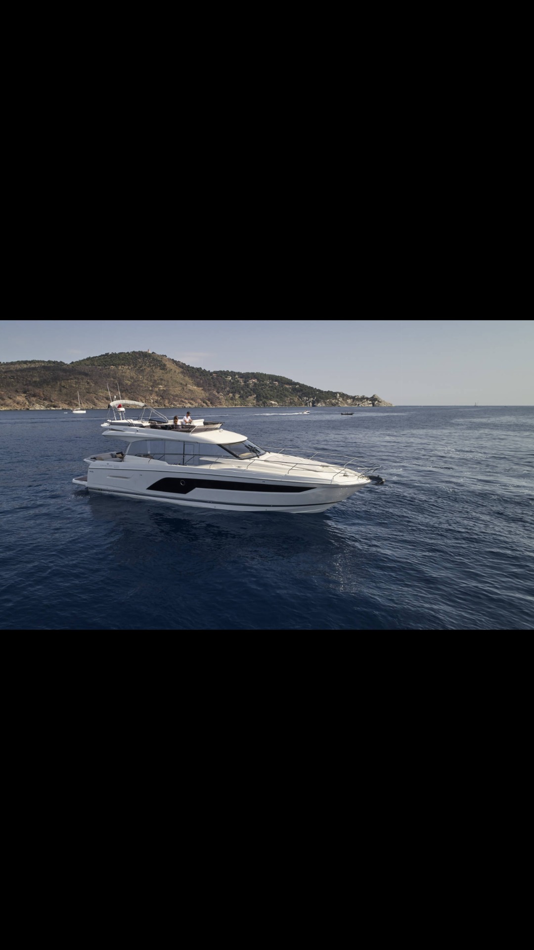 Prestige 590 main photo