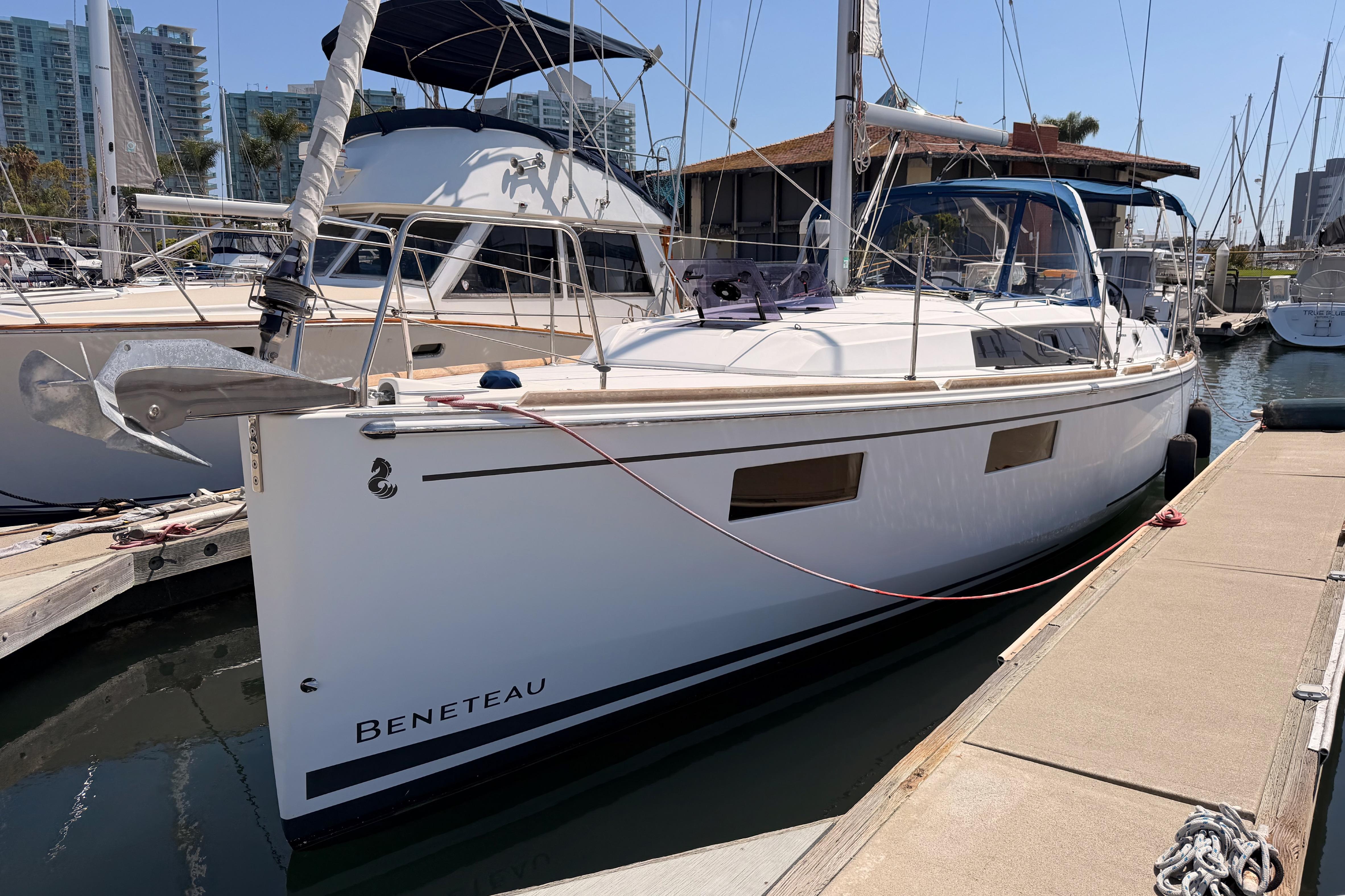 2018 Beneteau Oceanis 35.1