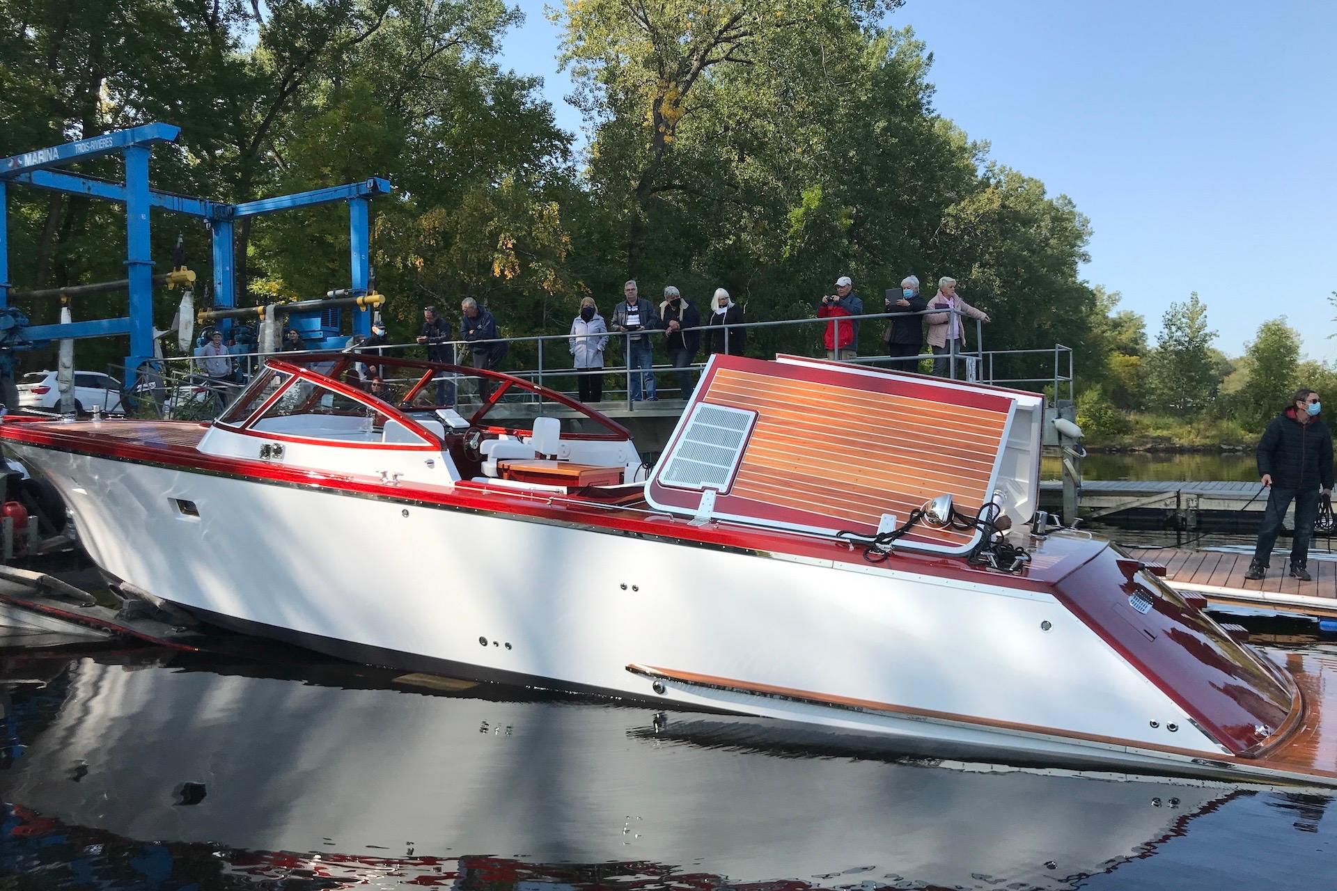 2020 Runabout Custom Hybrid 45 main photo