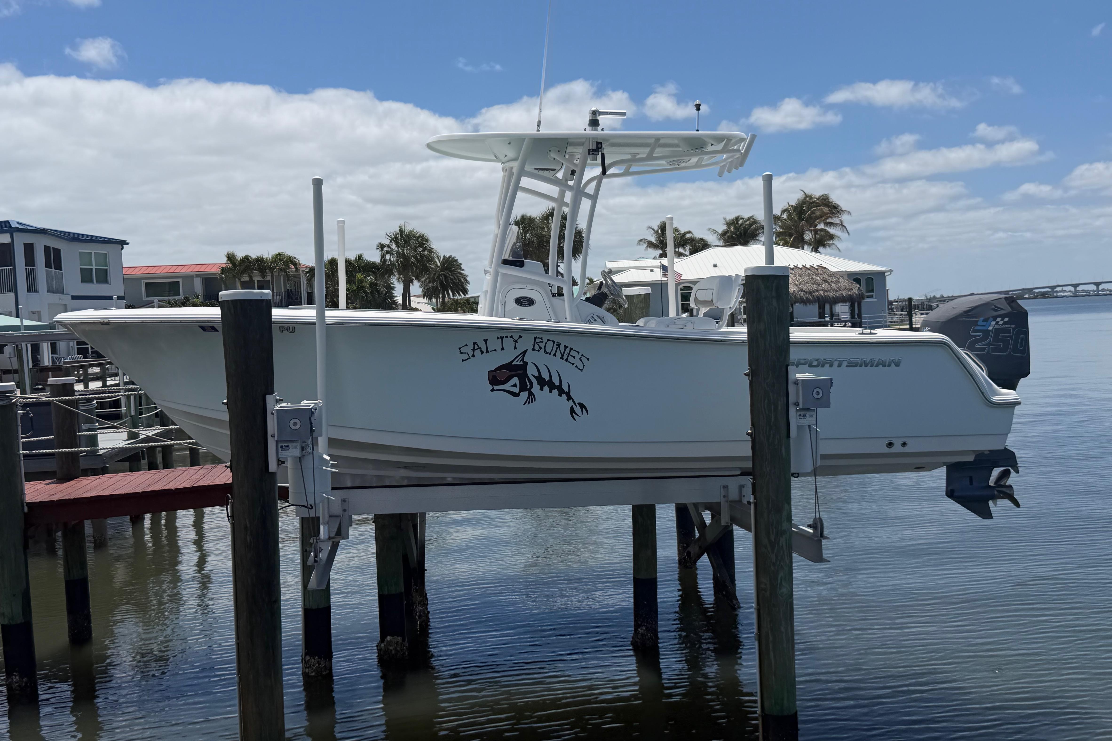2015 Sportsman Heritage 231 Center Console main photo