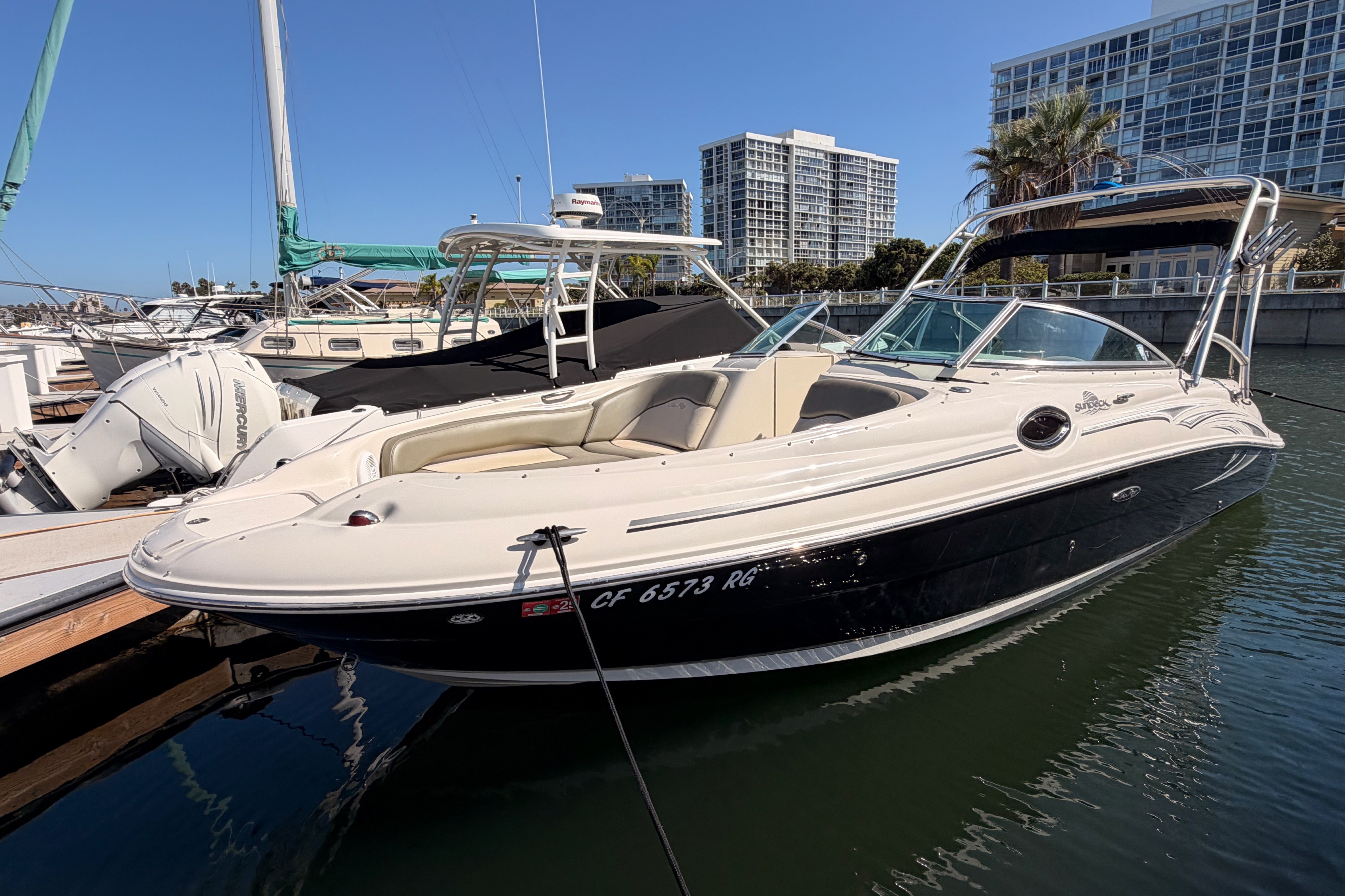 2005 Sea Ray 240 Sundeck