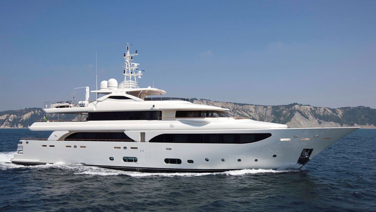 Custom 43M main photo