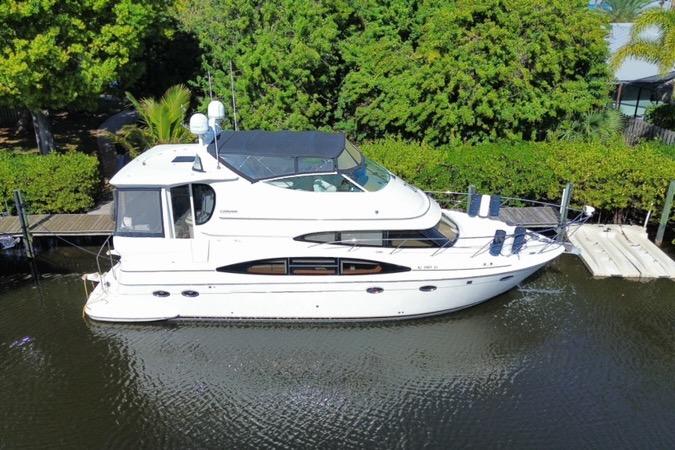 2004 Carver 466 Motor Yacht main photo