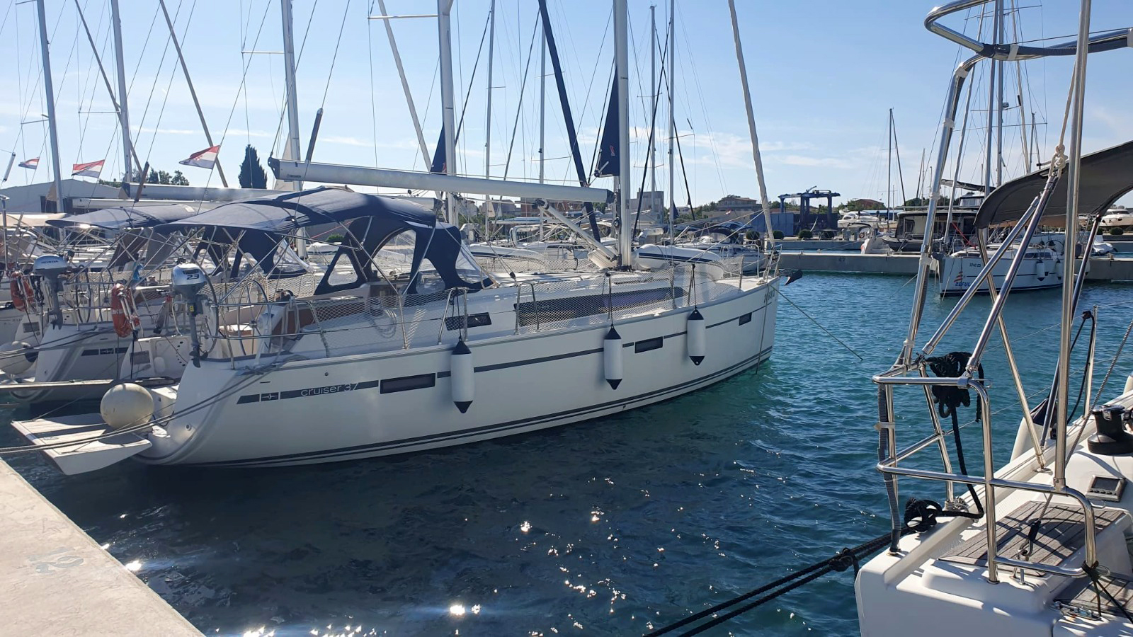 Bavaria Cruiser 37 main photo